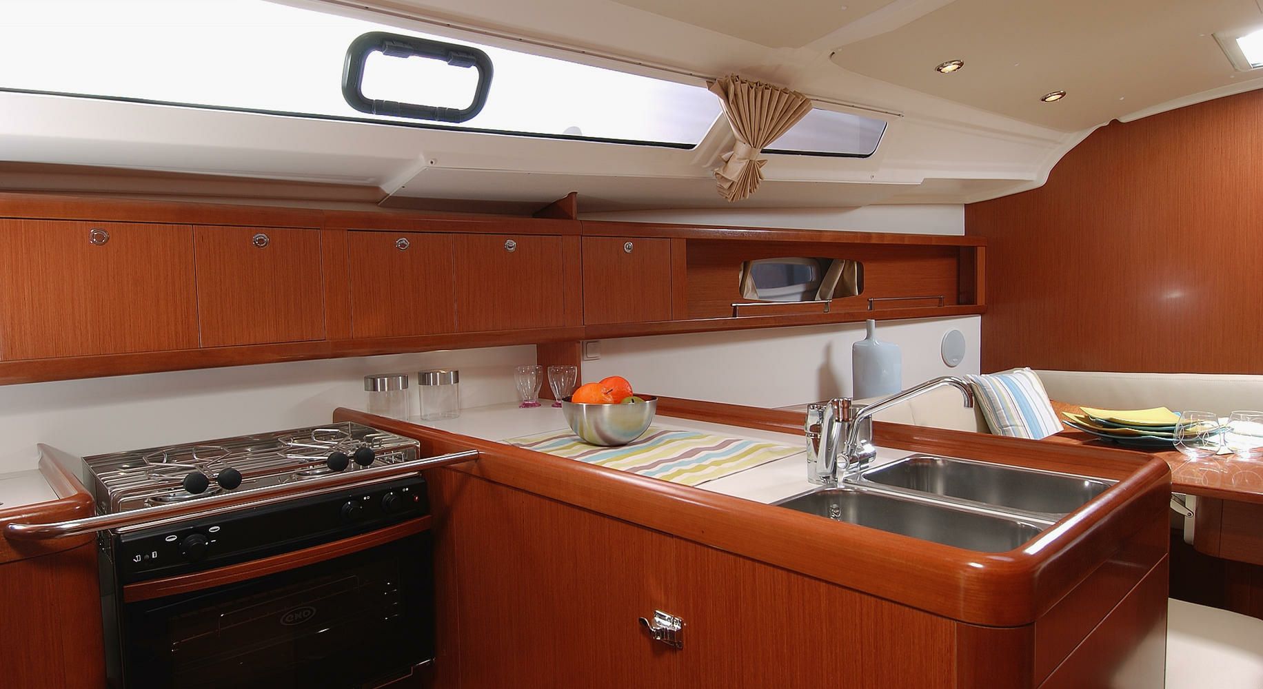 Beneteau Oceanis 37 | Karyatis