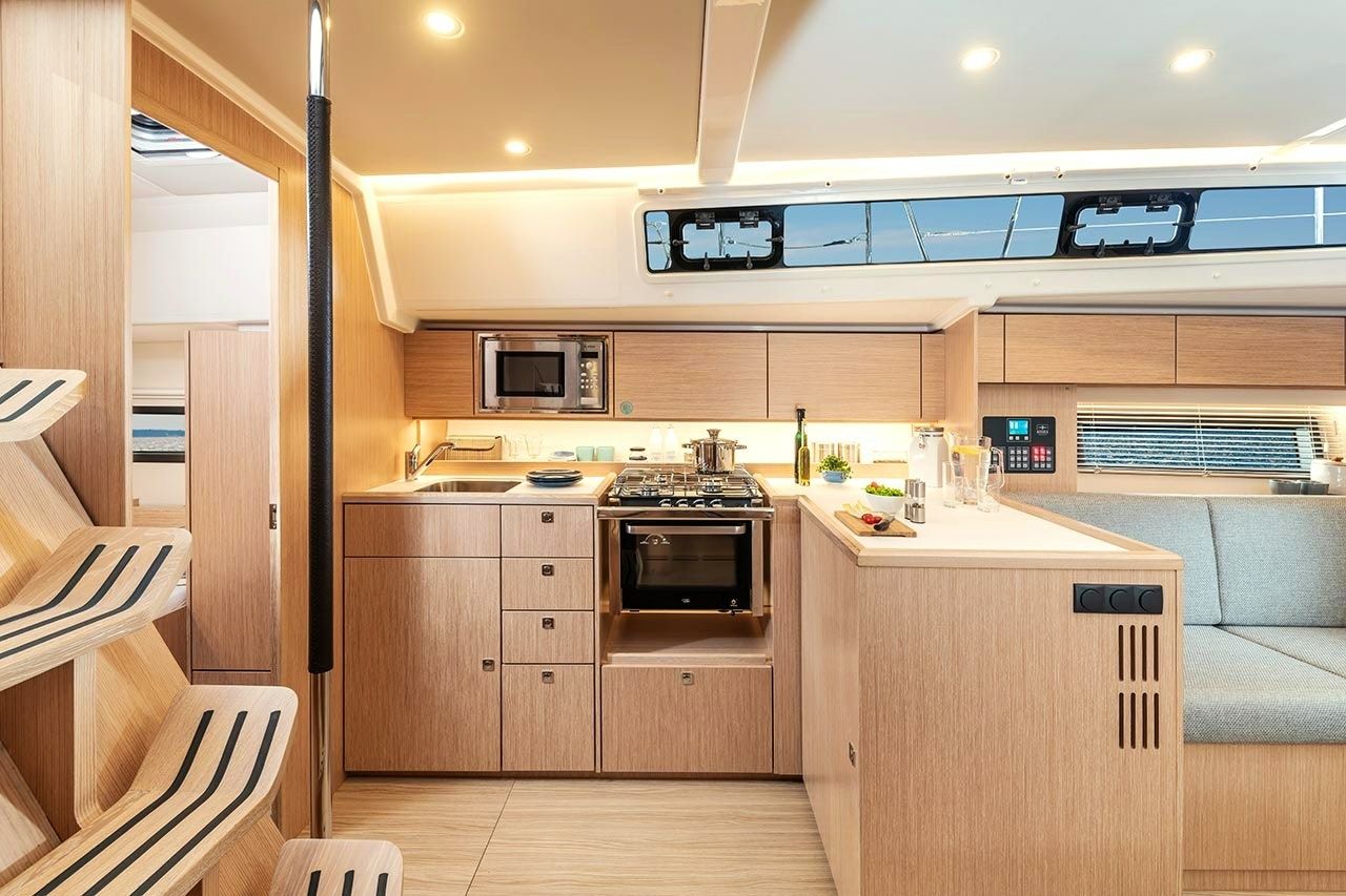 Bavaria C42 | AI