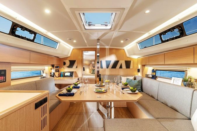 Bavaria C42 | AI