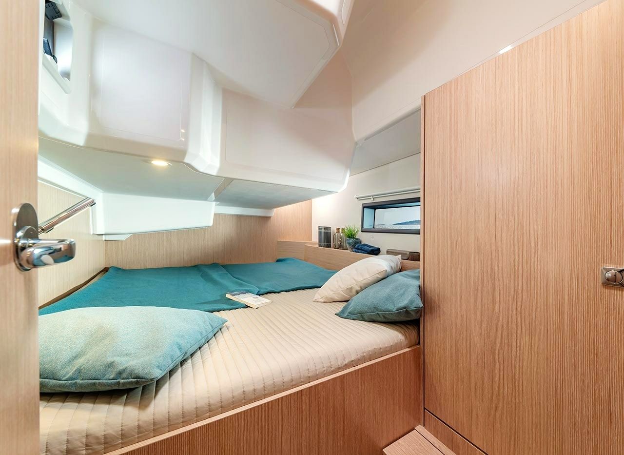 Bavaria C42 | AI