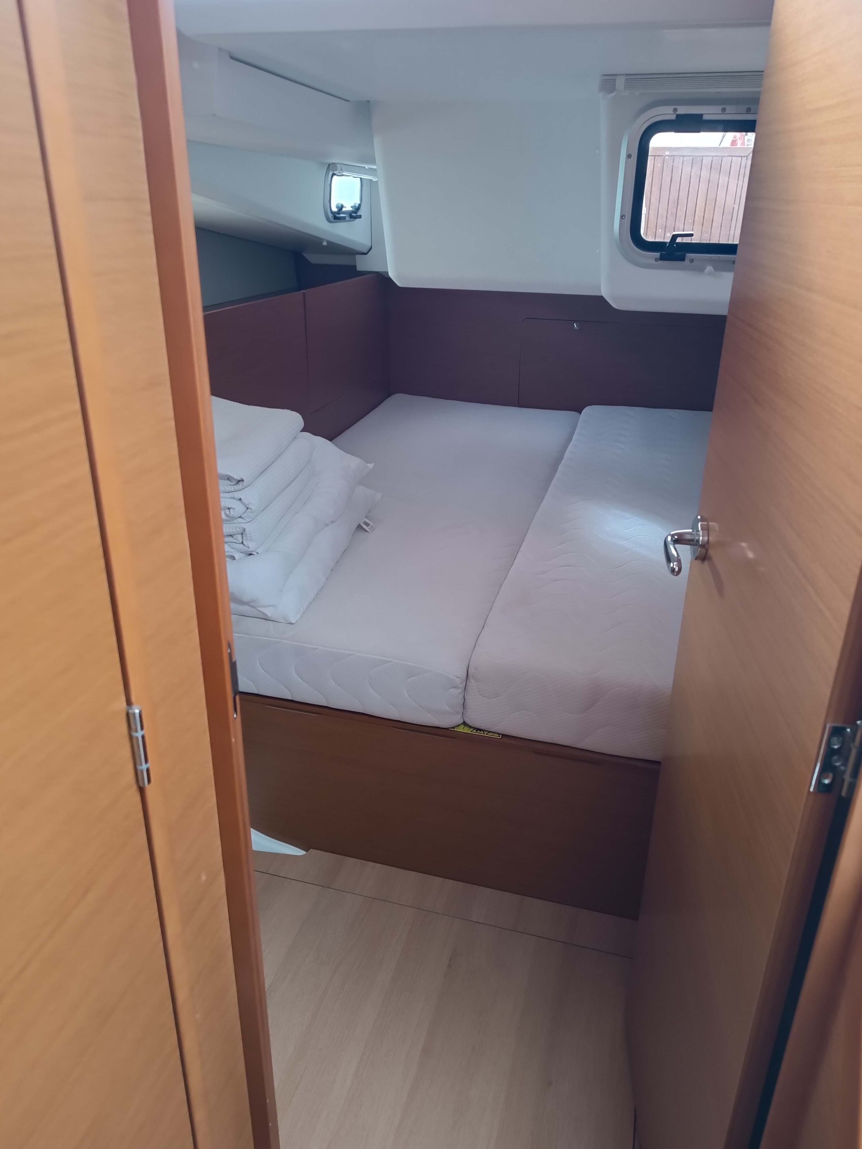 Jeanneau Sun Odyssey 440 | Funky One