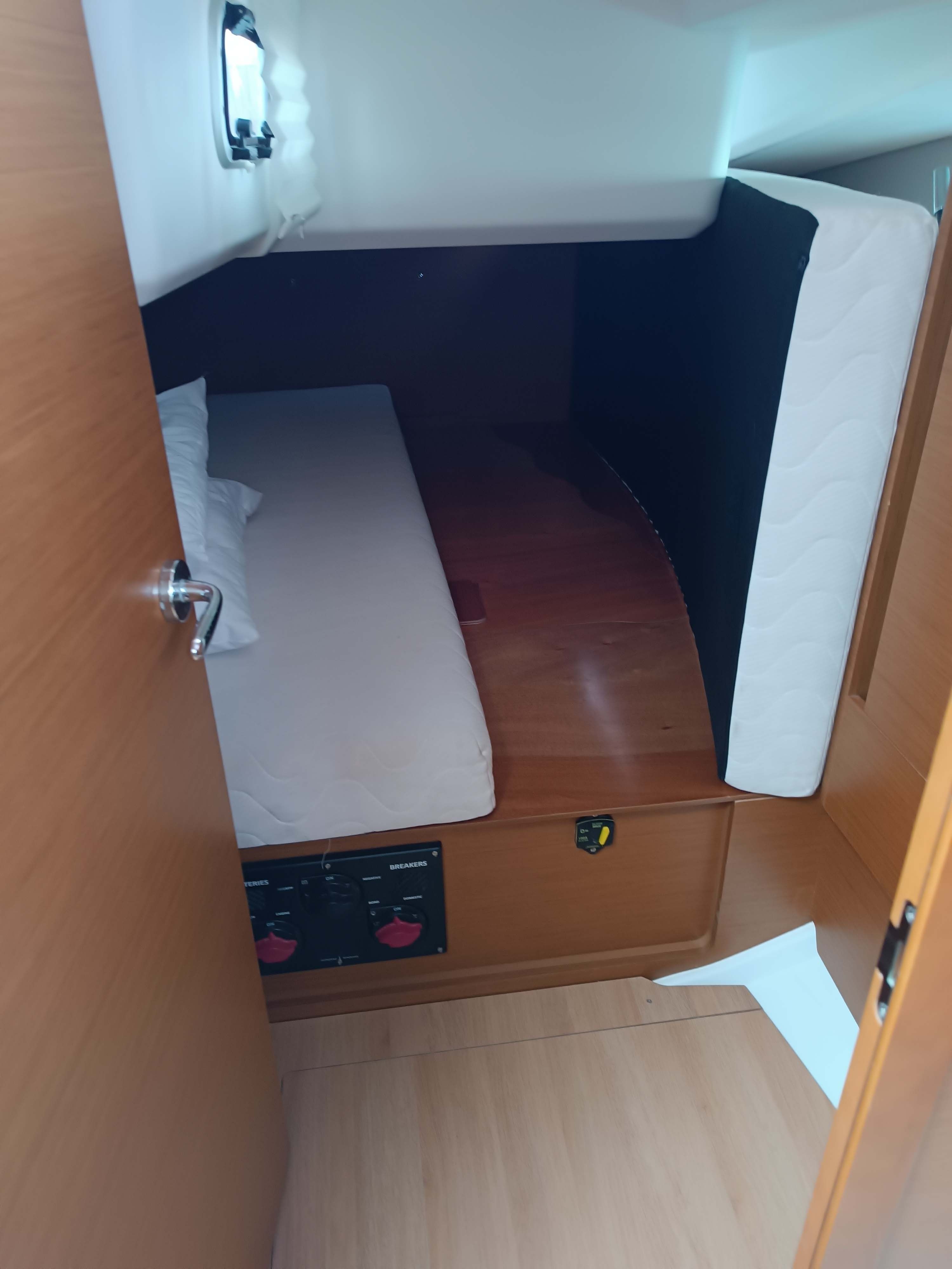 Jeanneau Sun Odyssey 440 | Funky One