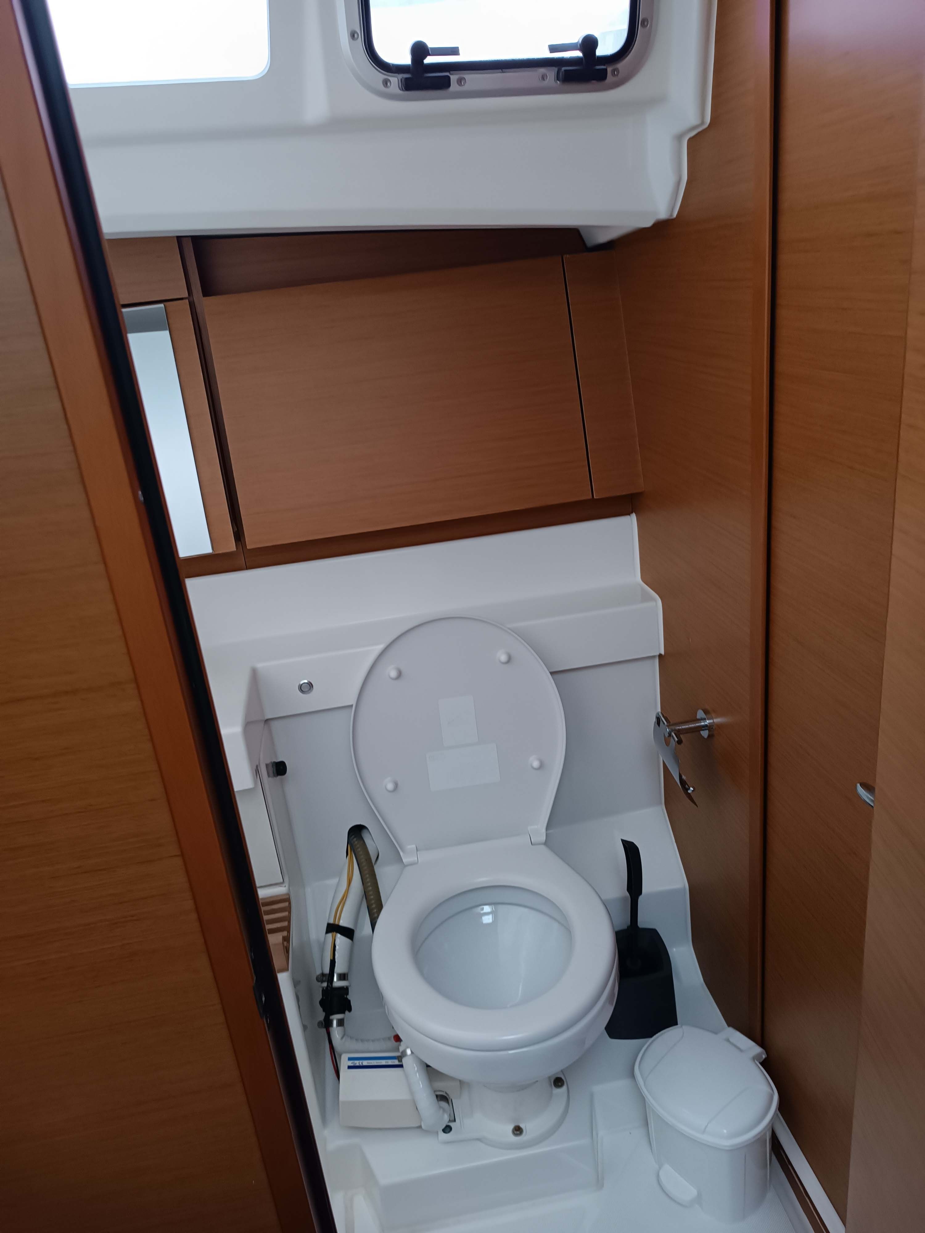 Jeanneau Sun Odyssey 440 | Funky One