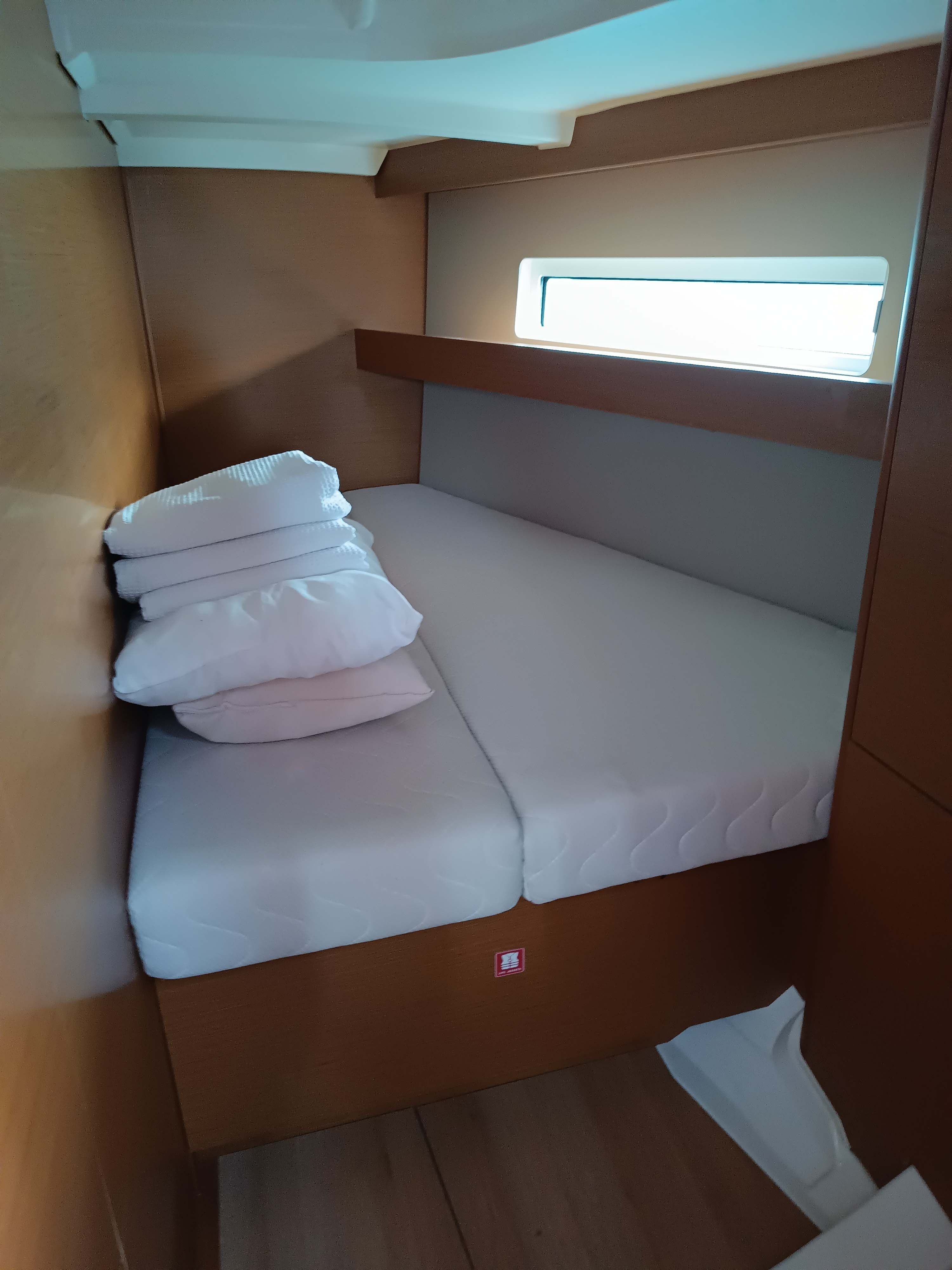 Jeanneau Sun Odyssey 440 | Funky One