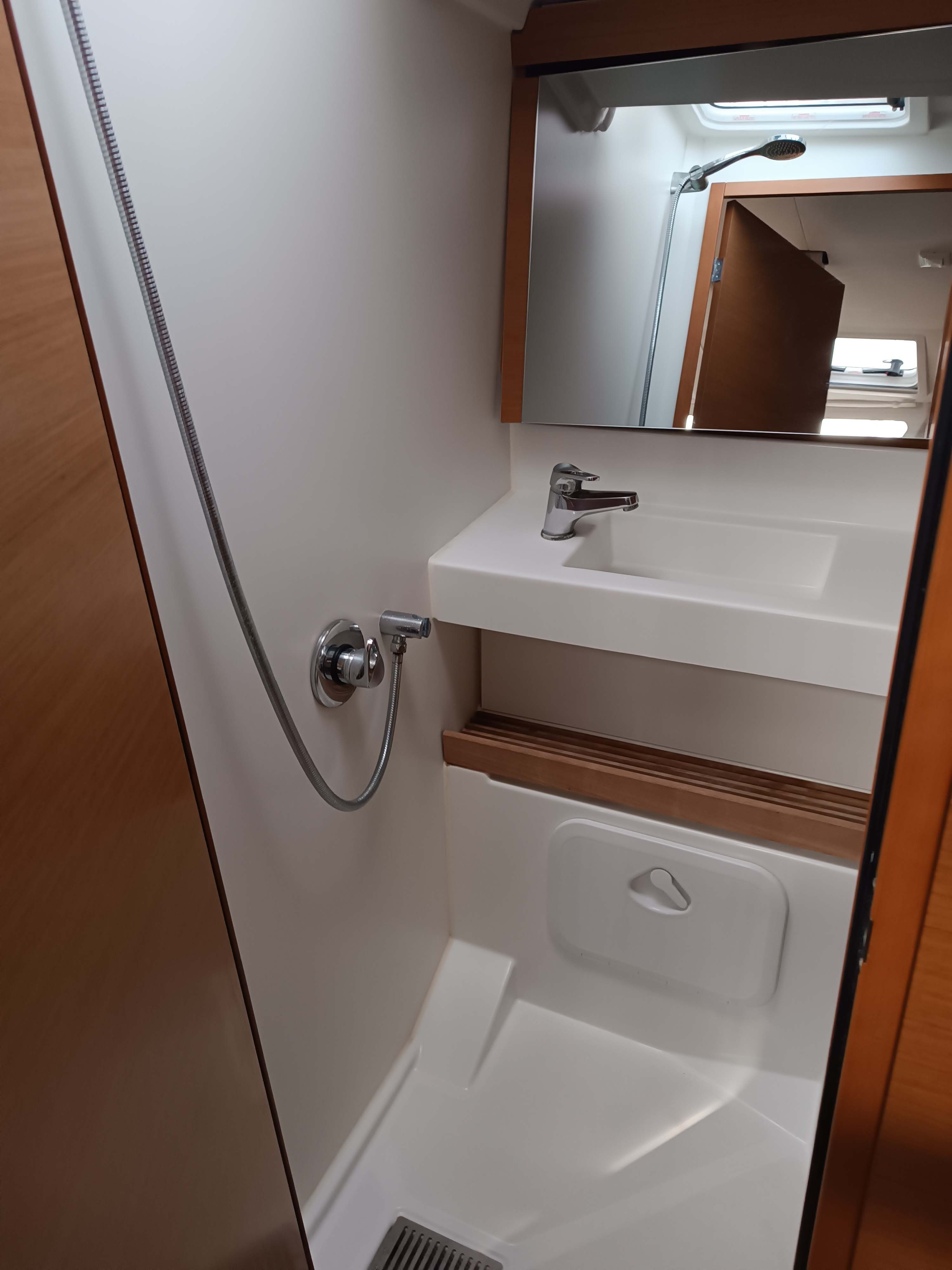 Jeanneau Sun Odyssey 440 | Funky One