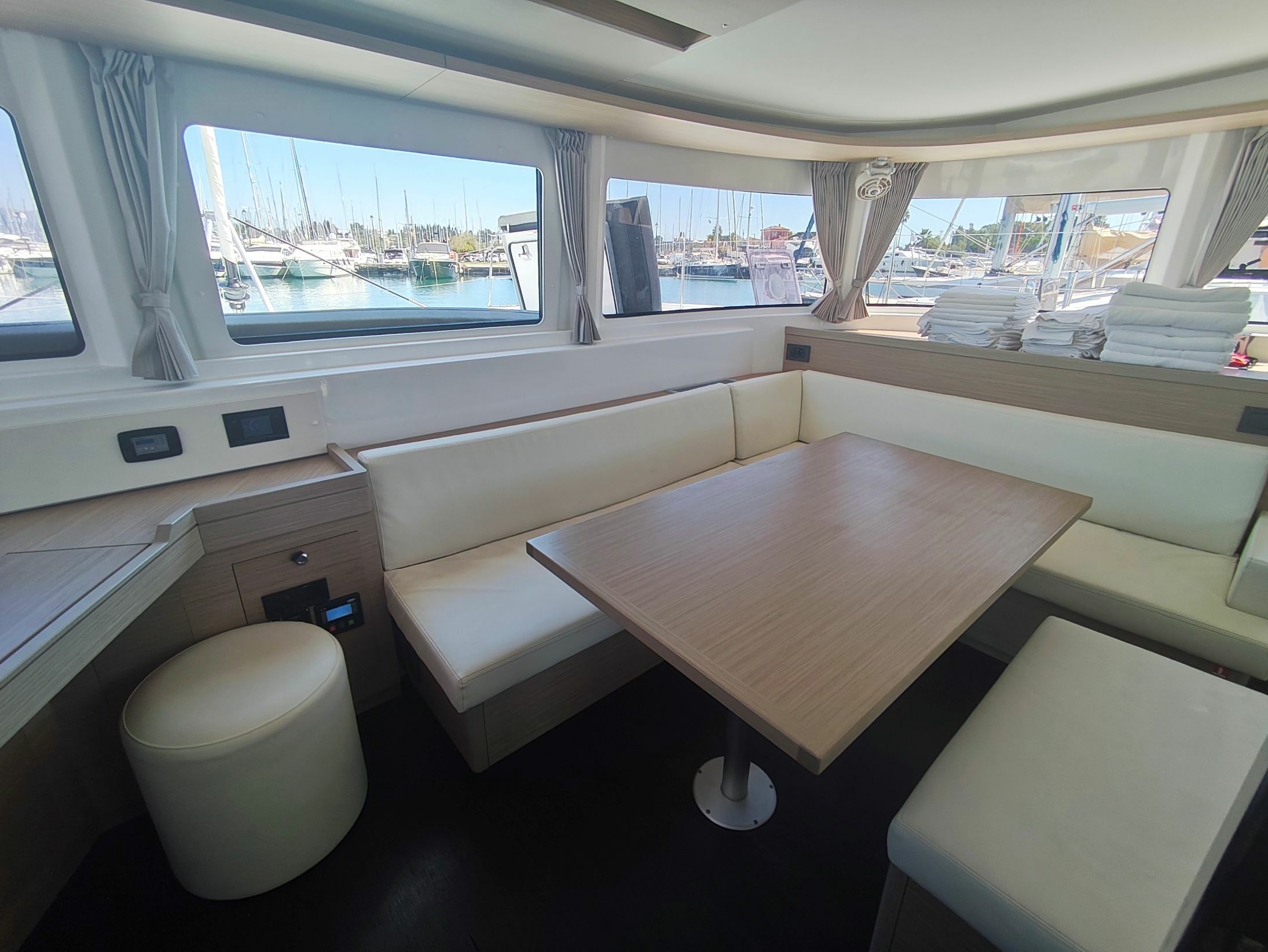 Lagoon 46 | Athina