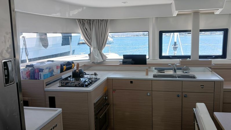 Lagoon 43 | Allo