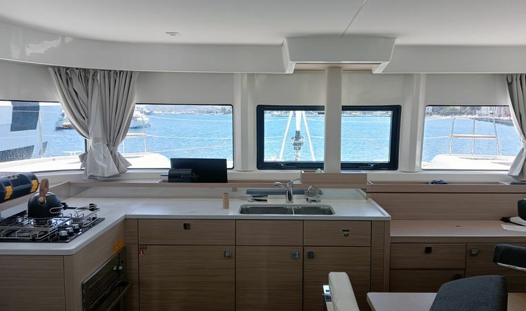 Lagoon 43 | Allo