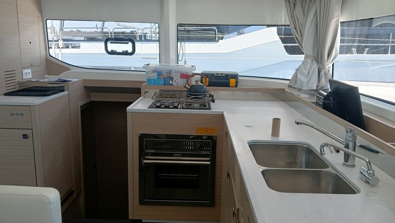 Lagoon 43 | Allo