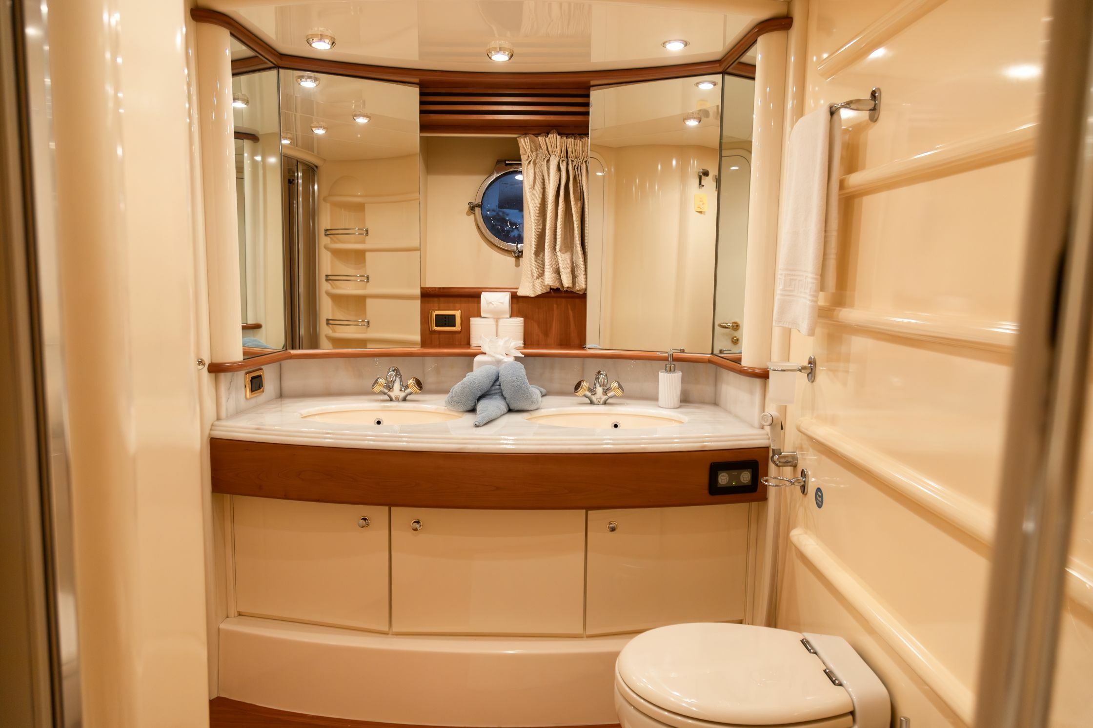 Azimut 68 | Alise