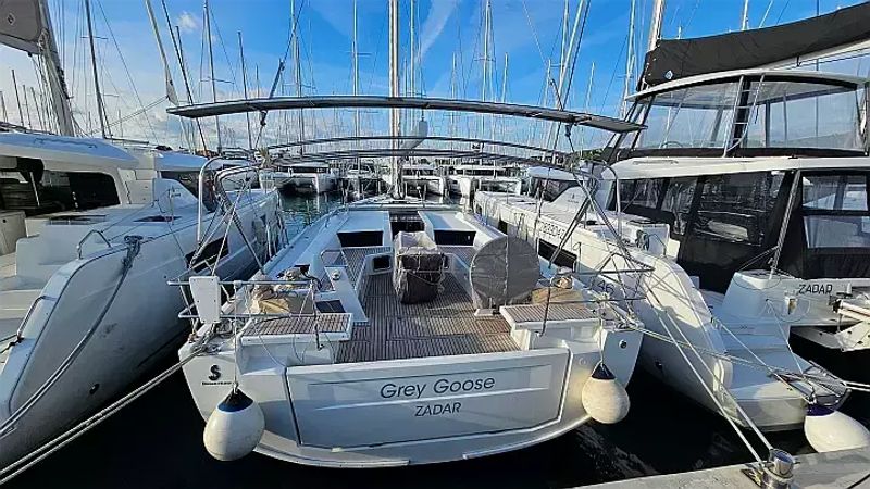 Beneteau Oceanis 51.1 | Grey Goose
