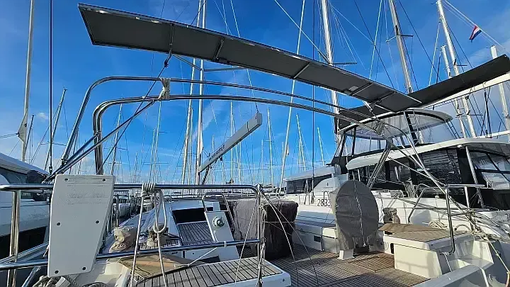 Beneteau Oceanis 51.1 | Grey Goose