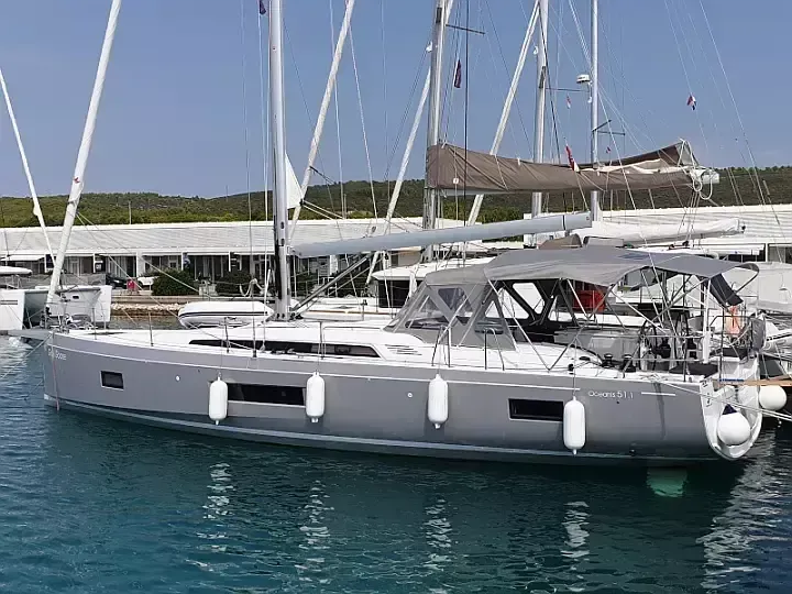 Beneteau Oceanis 51.1 | Grey Goose