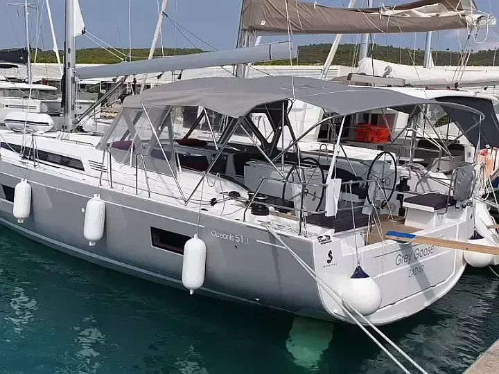 Beneteau Oceanis 51.1 | Grey Goose