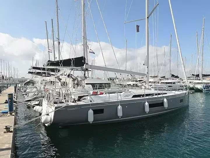 Beneteau Oceanis 51.1 | Grey Goose