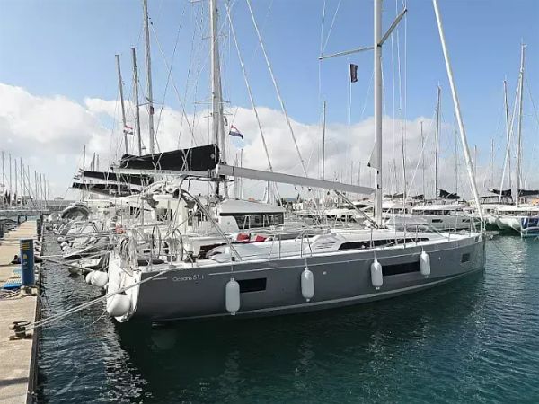 Beneteau Oceanis 51.1 | Grey Goose