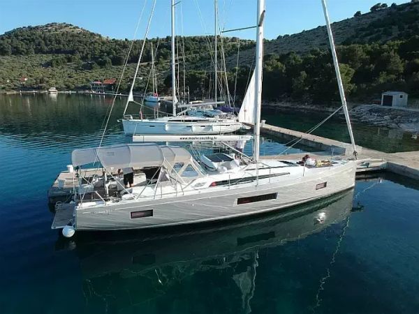 Beneteau Oceanis 51.1 | Grey Goose