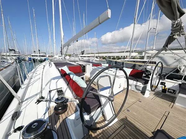 Beneteau Oceanis 51.1 | Grey Goose
