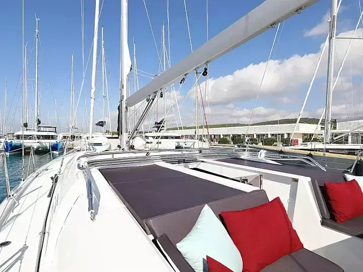 Beneteau Oceanis 51.1 | Grey Goose