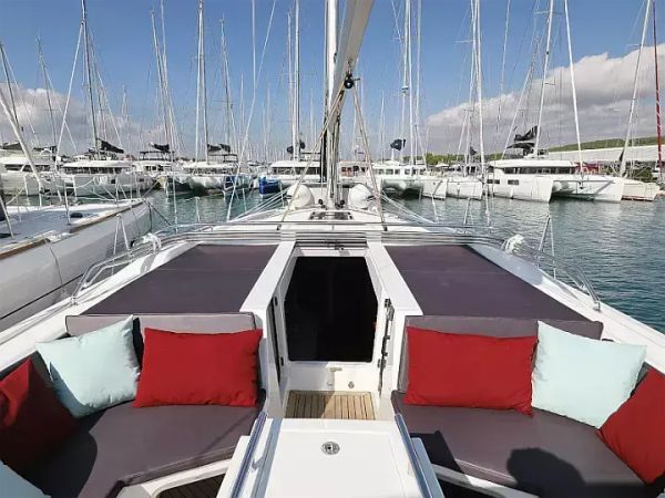 Beneteau Oceanis 51.1 | Grey Goose