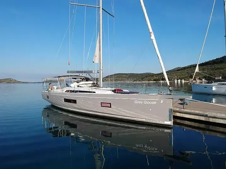 Beneteau Oceanis 51.1 | Grey Goose