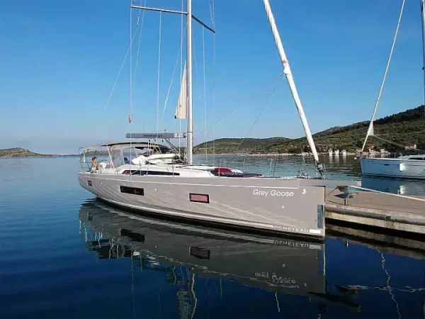 Beneteau Oceanis 51.1 | Grey Goose