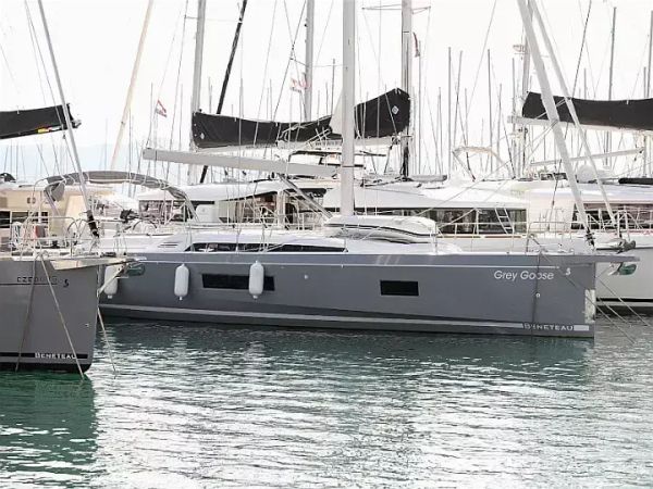 Beneteau Oceanis 51.1 | Grey Goose
