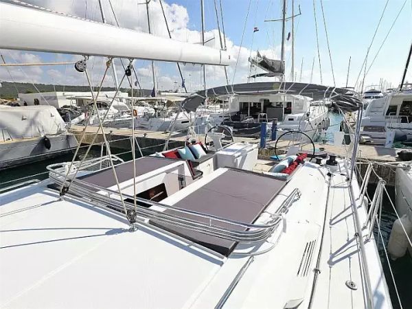Beneteau Oceanis 51.1 | Grey Goose