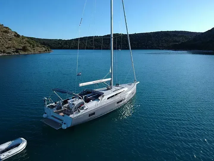 Beneteau Oceanis 51.1 | Grey Goose