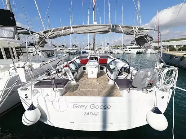 Beneteau Oceanis 51.1 | Grey Goose