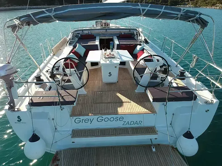 Beneteau Oceanis 51.1 | Grey Goose