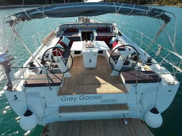 Beneteau Oceanis 51.1 | Grey Goose