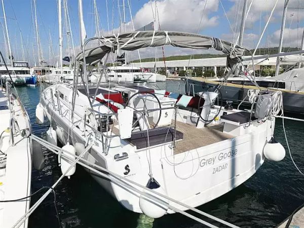 Beneteau Oceanis 51.1 | Grey Goose