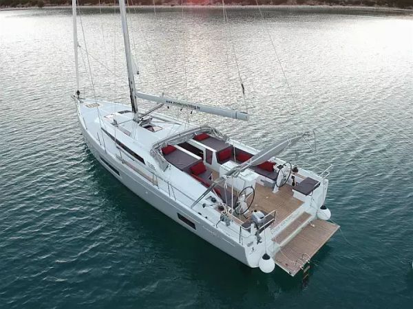 Beneteau Oceanis 51.1 | Grey Goose