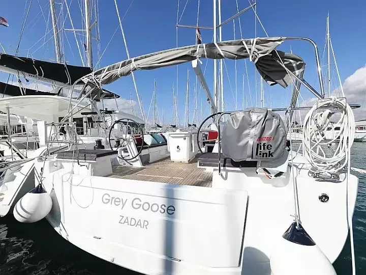 Beneteau Oceanis 51.1 | Grey Goose