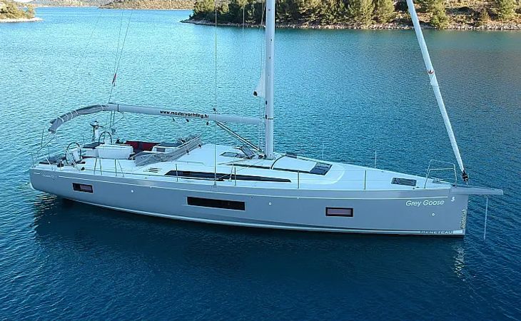 Beneteau Oceanis 51.1 | Grey Goose