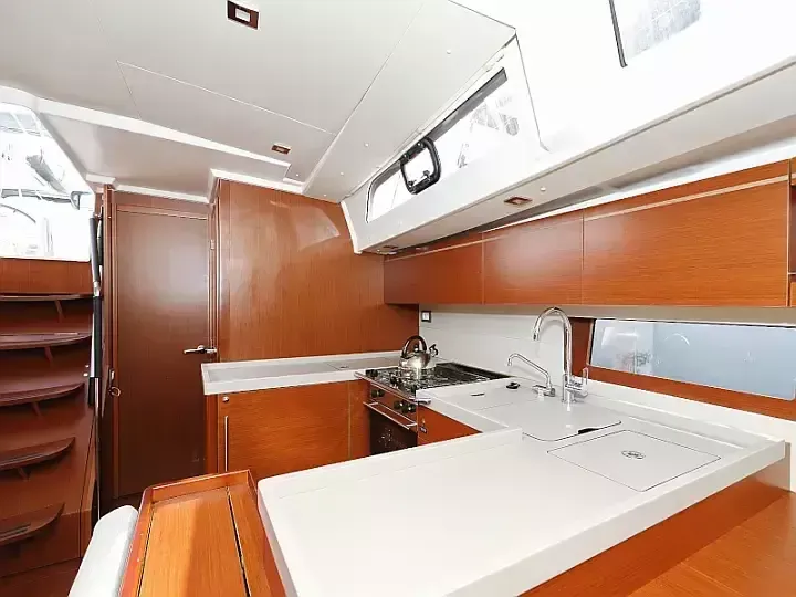 Beneteau Oceanis 51.1 | Grey Goose