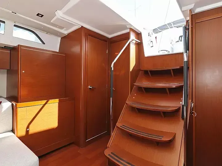 Beneteau Oceanis 51.1 | Grey Goose