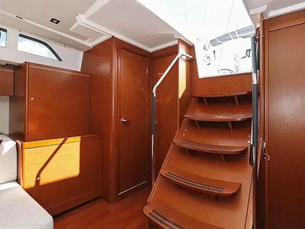 Beneteau Oceanis 51.1 | Grey Goose