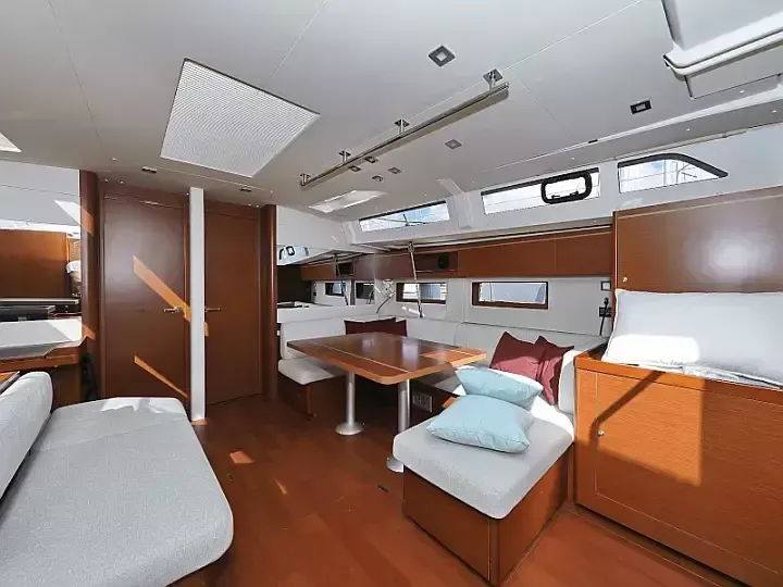Beneteau Oceanis 51.1 | Grey Goose