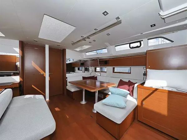 Beneteau Oceanis 51.1 | Grey Goose