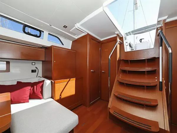 Beneteau Oceanis 51.1 | Grey Goose