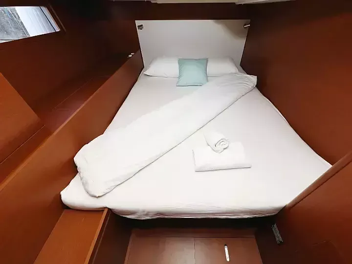 Beneteau Oceanis 51.1 | Grey Goose