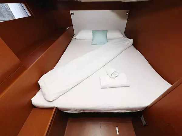 Beneteau Oceanis 51.1 | Grey Goose