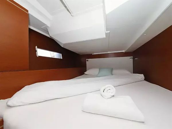 Beneteau Oceanis 51.1 | Grey Goose