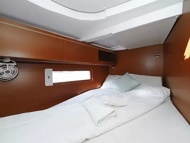 Beneteau Oceanis 51.1 | Grey Goose