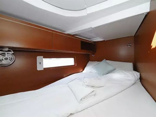 Beneteau Oceanis 51.1 | Grey Goose