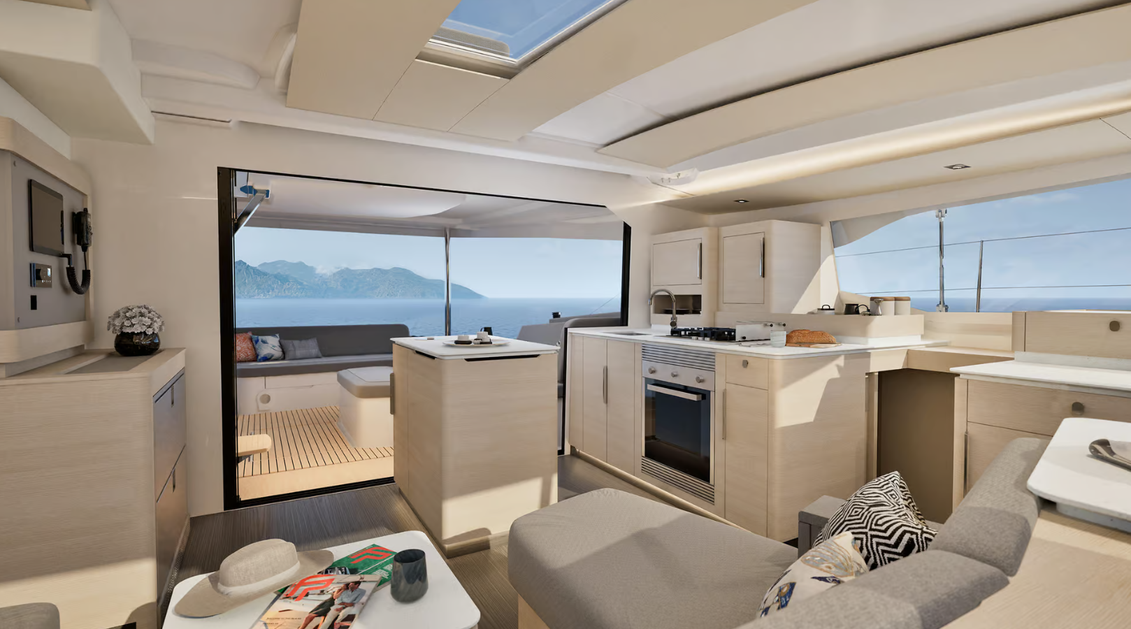 Fountaine Pajot Quatuor 44 | Newton's  Cradle