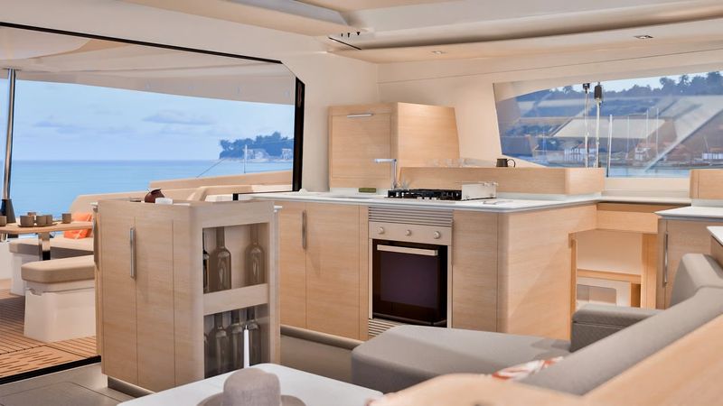 Fountaine Pajot FP 48 | Long Layover