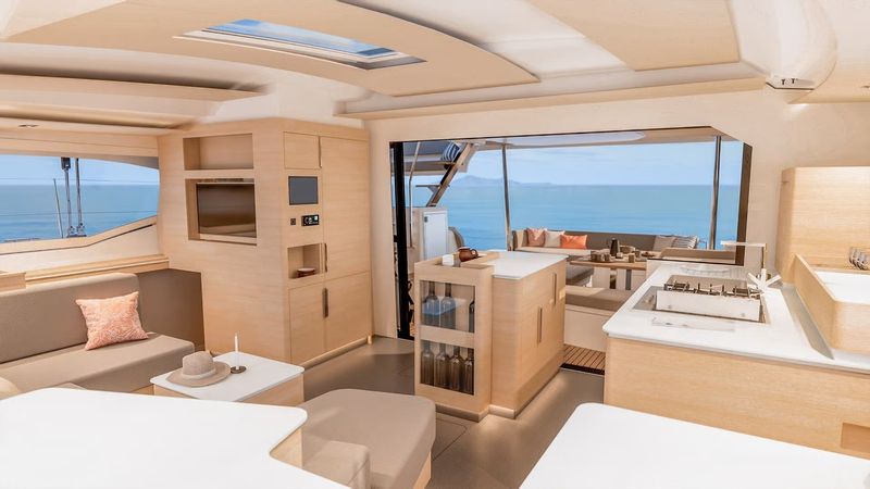 Fountaine Pajot FP 48 | Long Layover